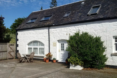 Courtyard Cottage, Gruline, near Salen