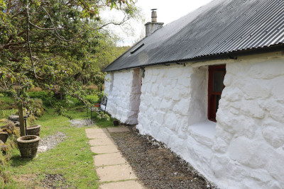 1/2 of 12 Camustianavaig, Braes