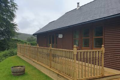 Fersit Log Cottage, near Roy Bridge