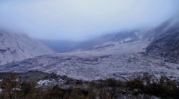 A before and after shot of Langtang village – a scene of utter devastation. Thanks to Anil Tamang for the image of Langtang after the earthquake, avalanche and mud flows.